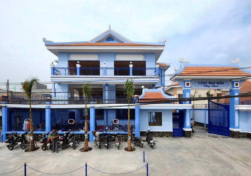 Nhà May Mắn